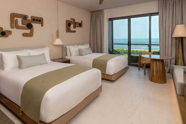 2 Queen Beds Ocean Front High Floor